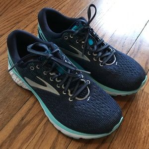 Brooks Ghost 11 Running Shoe Womens Blue & Turquoise Like-New Size 7 Medium